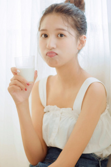 诱人的巨大双乳按摩